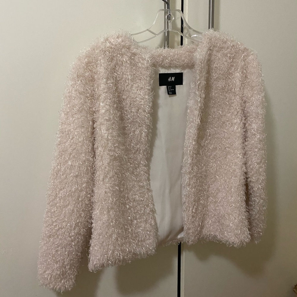 H&M fluffy sweater - size 32